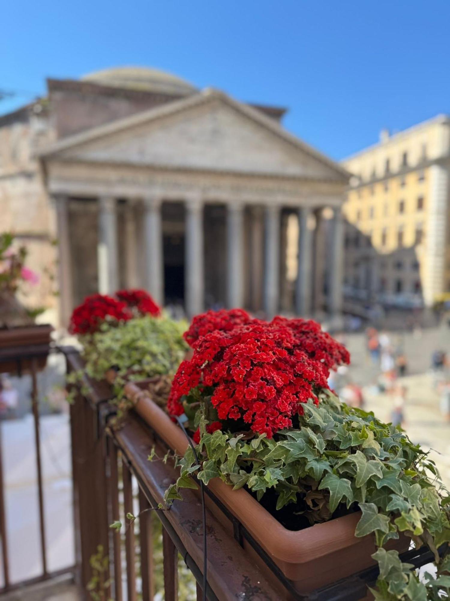 Pantheon Balcony Morgana Lejlighedshotel *